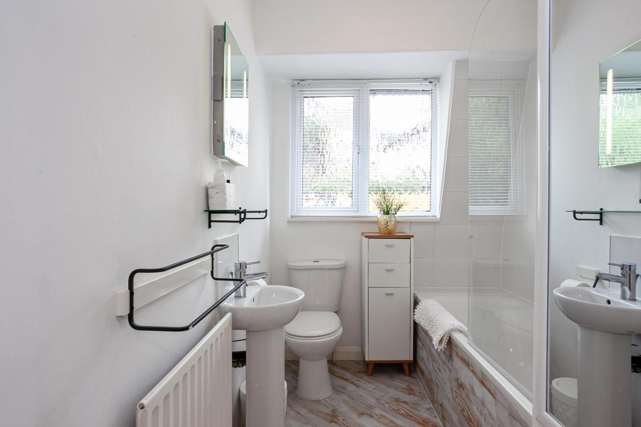 Cosy 2 Bed Apartment - Close To Leeds Centre Kültér fotó