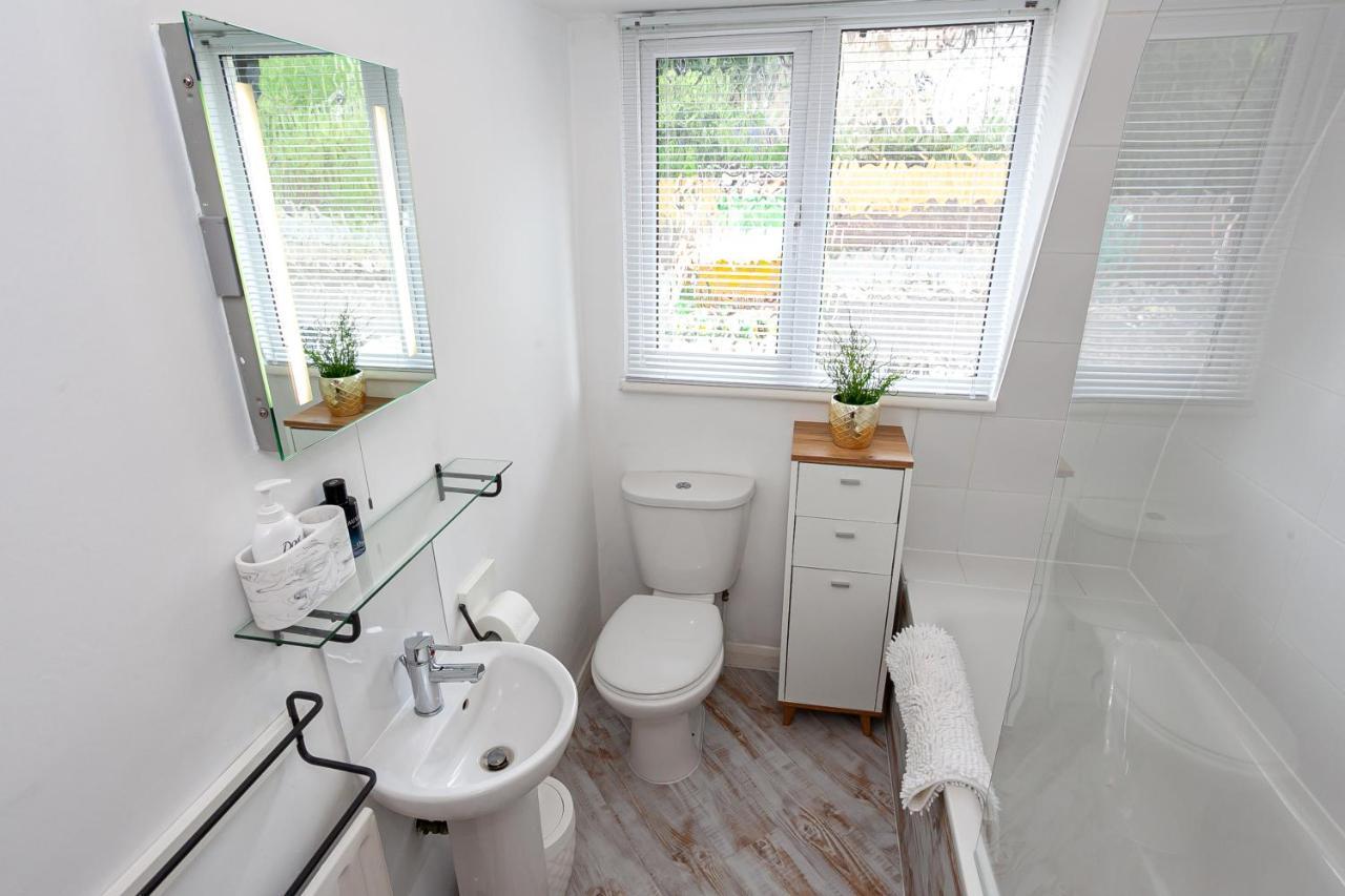 Cosy 2 Bed Apartment - Close To Leeds Centre Kültér fotó